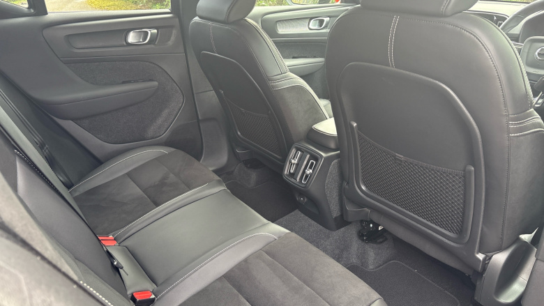 Volvo Xc40 2.0 B4P R DESIGN Pro 5dr Auto [7 speed] Petrol Estate